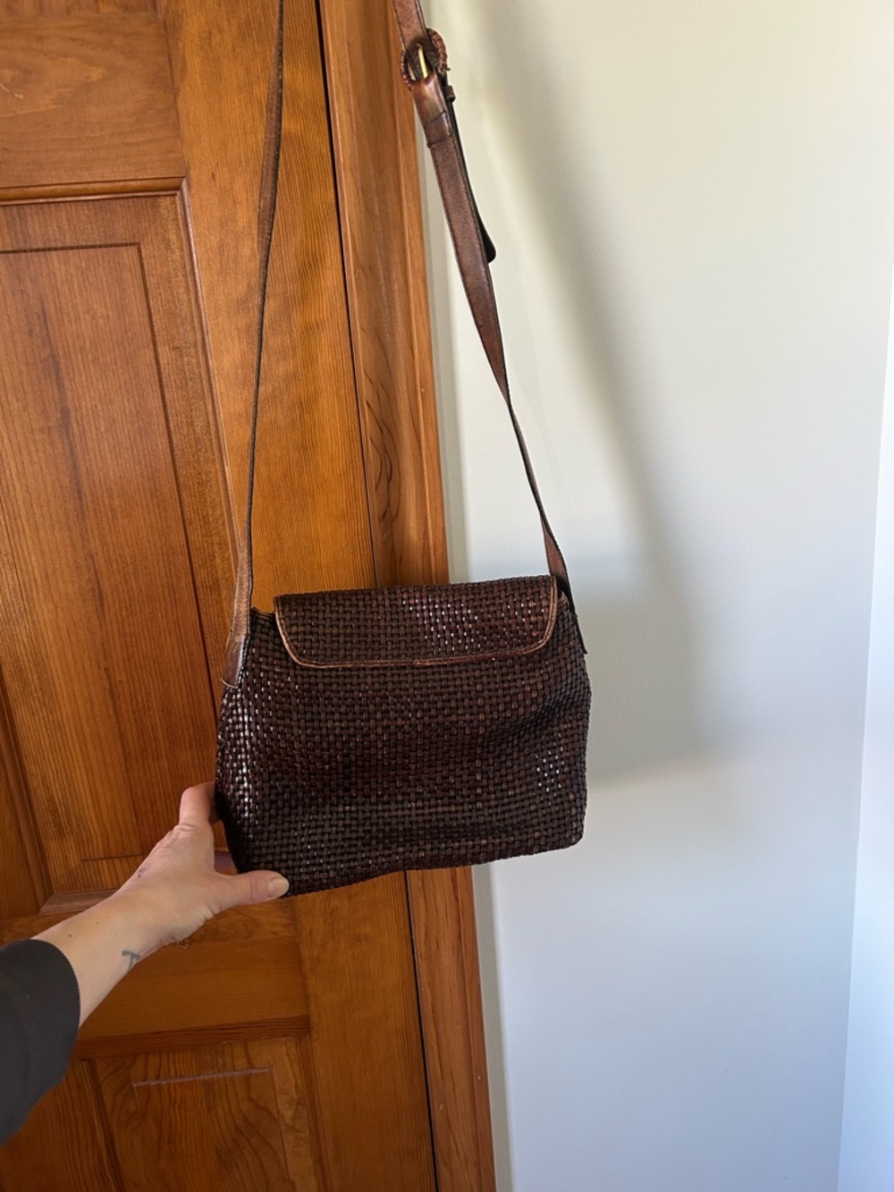 Vintage Sharif Woven Leather Crossbody Bag - Picture 5 of 6